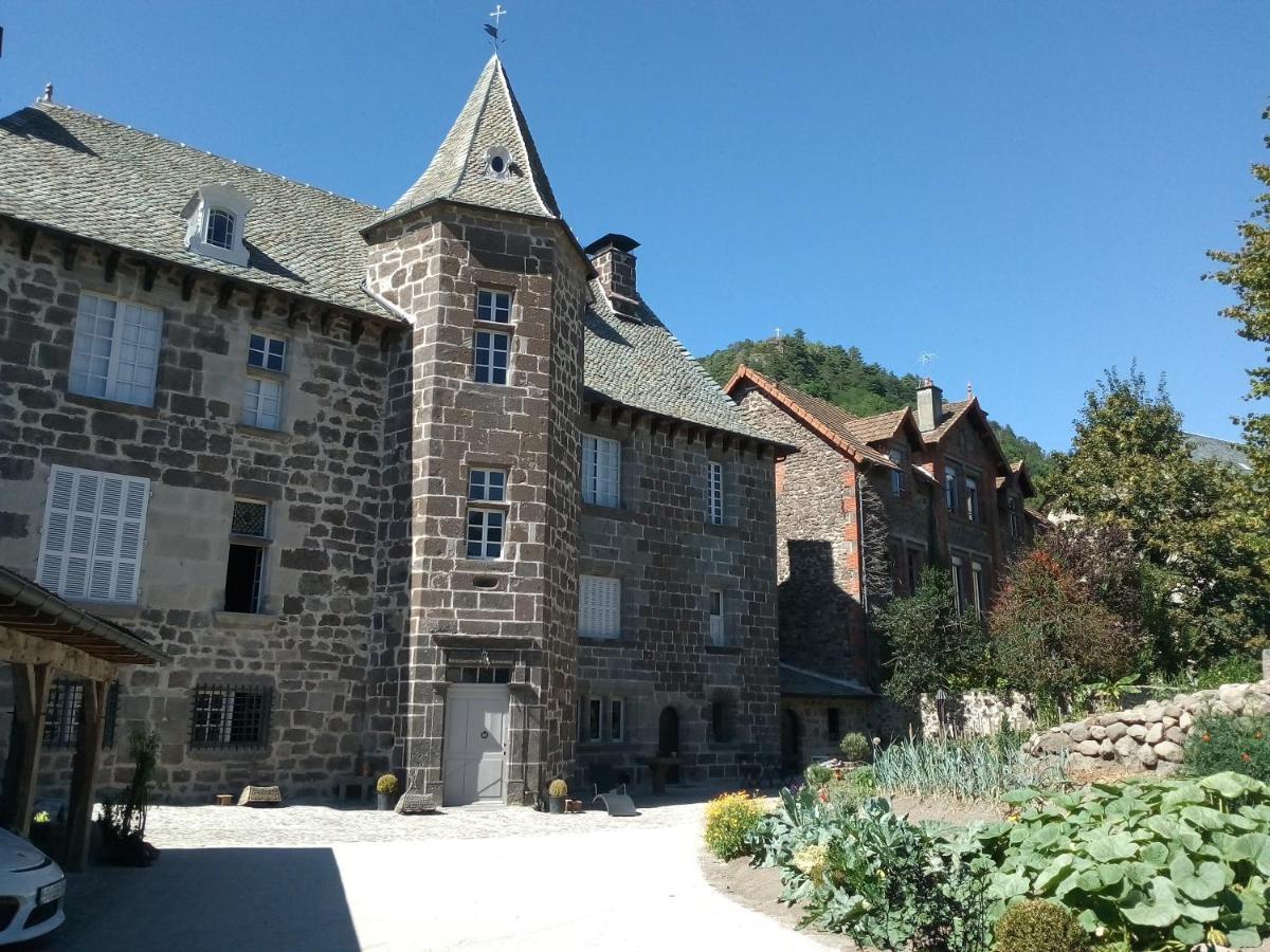 Maison Du Chevalier Des Huttes - Table Et Chambres D'Hotes Vic-sur-Cère Dış mekan fotoğraf