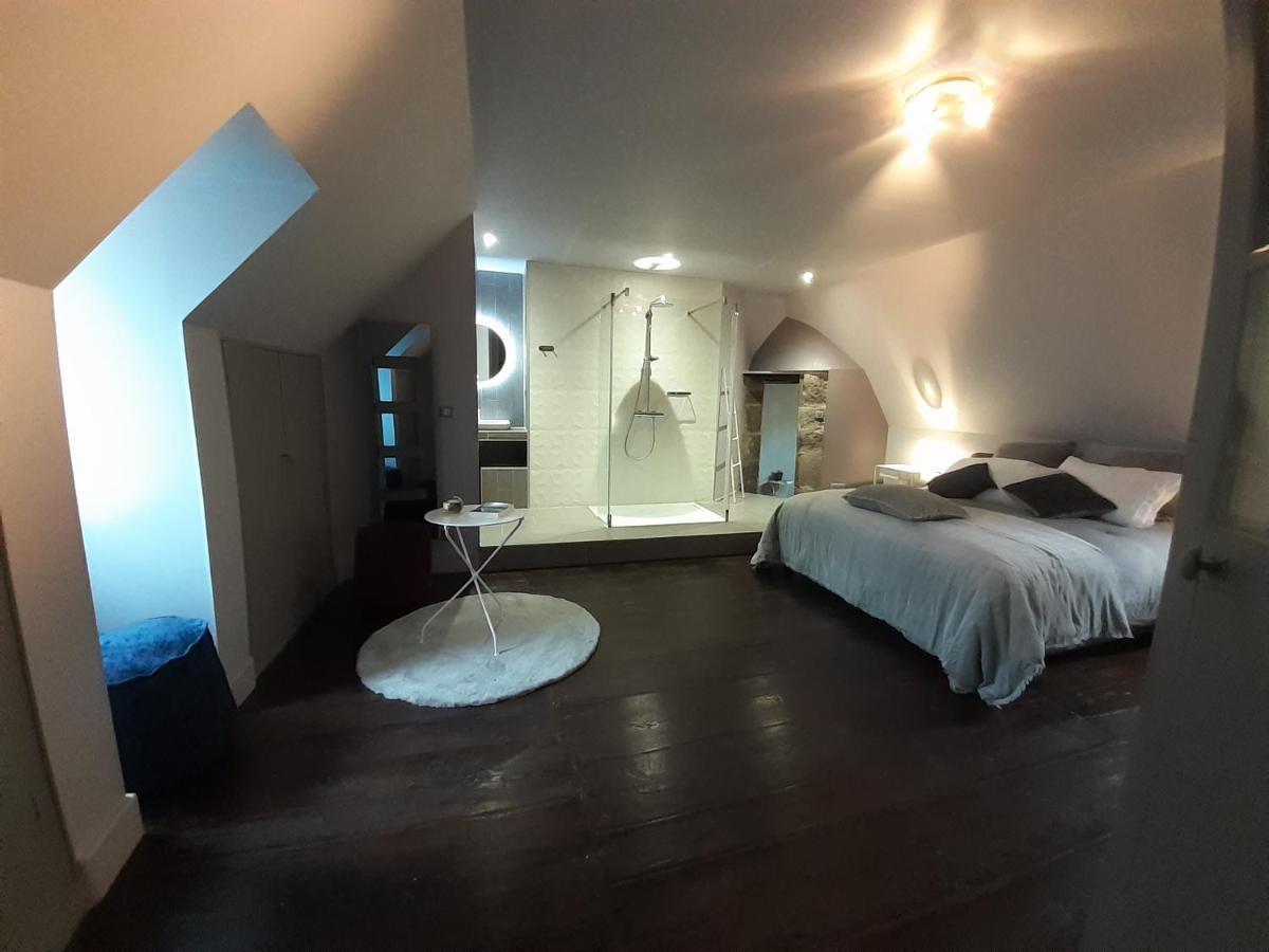 Maison Du Chevalier Des Huttes - Table Et Chambres D'Hotes Vic-sur-Cère Dış mekan fotoğraf